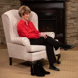 جوارب ضاغطة لتعزيز الدورة الدموية وتقليل التورّم والدوالي